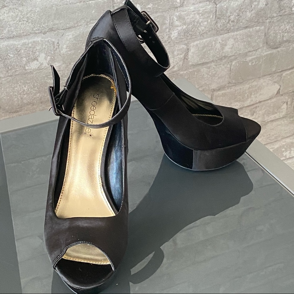 NWOT Shoe Dazzle Black Satin Heels - Picture 10 of 12
